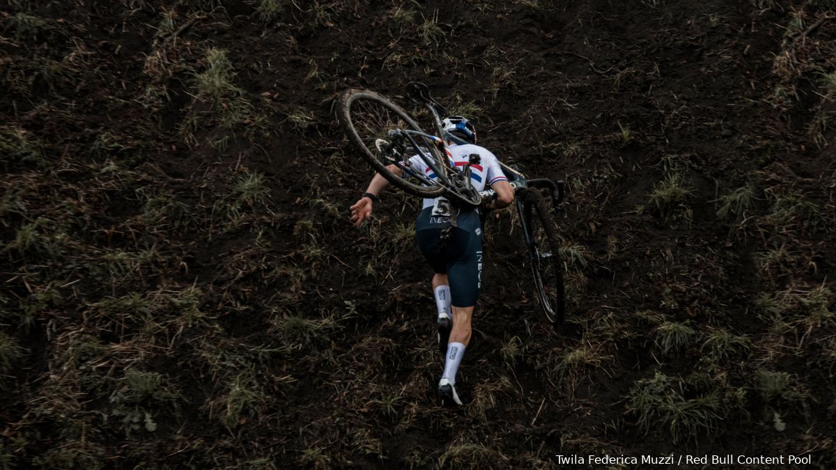 TOM PIDCOCK TAKES 2022 CYCLOCROSS WORLD CHAMPIONSHIP - Road Bike Action