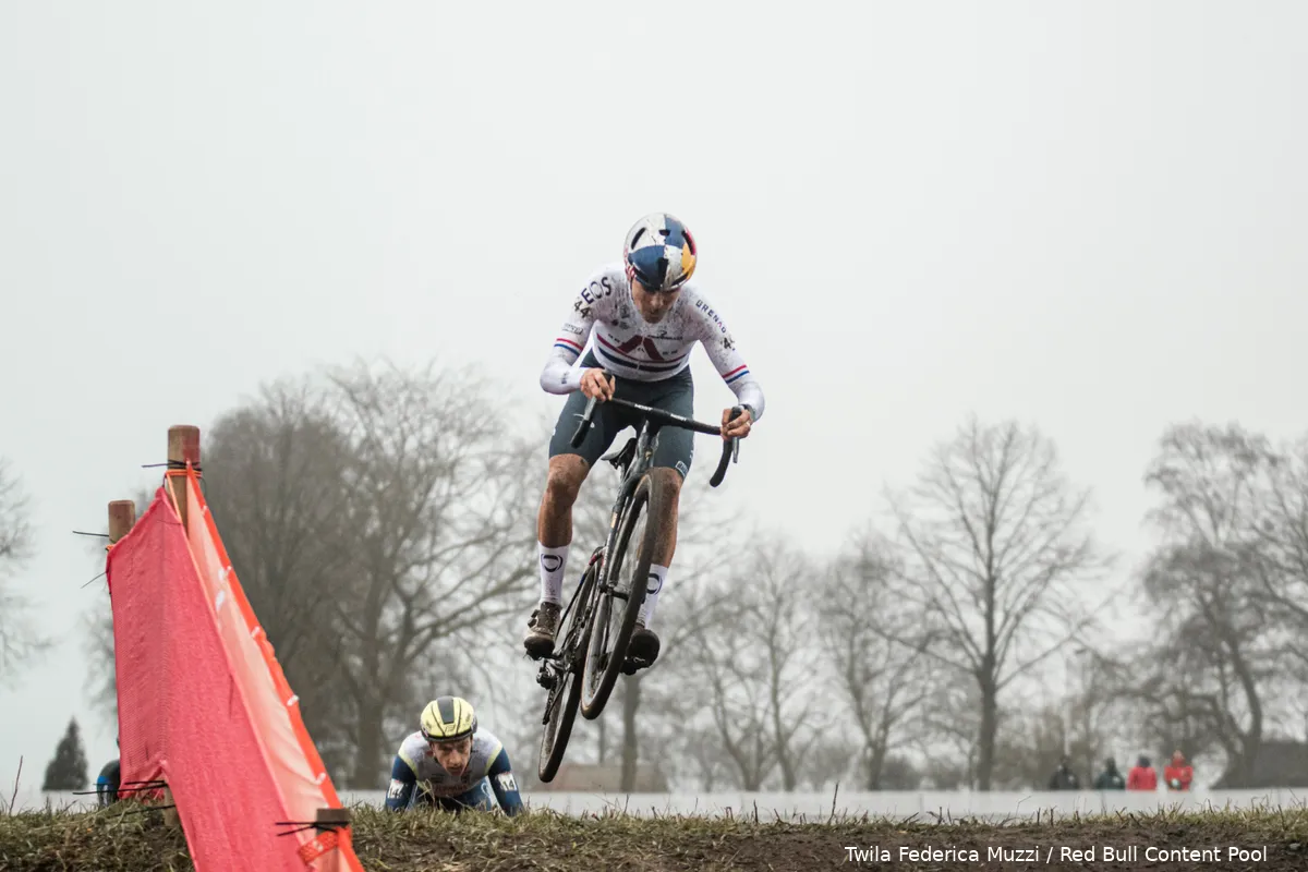 Orts ziet Pidcock en later ook Van der Poel en Van Aert terugkeren: 'Dat is geweldig voor het veldrijden'