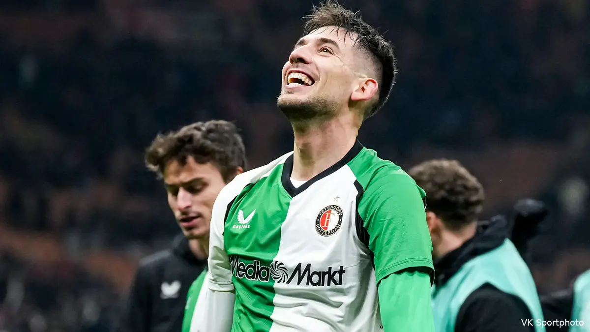 Giovanni van Bronckhorst rejects Jakub Moder transfer exit rumors