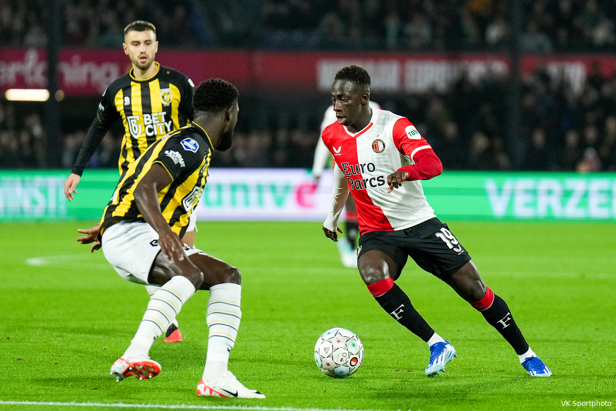 Domper voor Feyenoord: Minteh weken niet inzetbaar