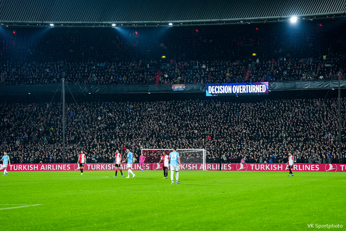 Feyenoord ontvangt twee boetes en een waarschuwing van de UEFA