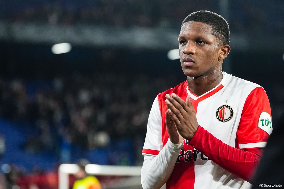 Read dolblij met debuut in Feyenoord 1: ''Het gaat sneller dan verwacht''