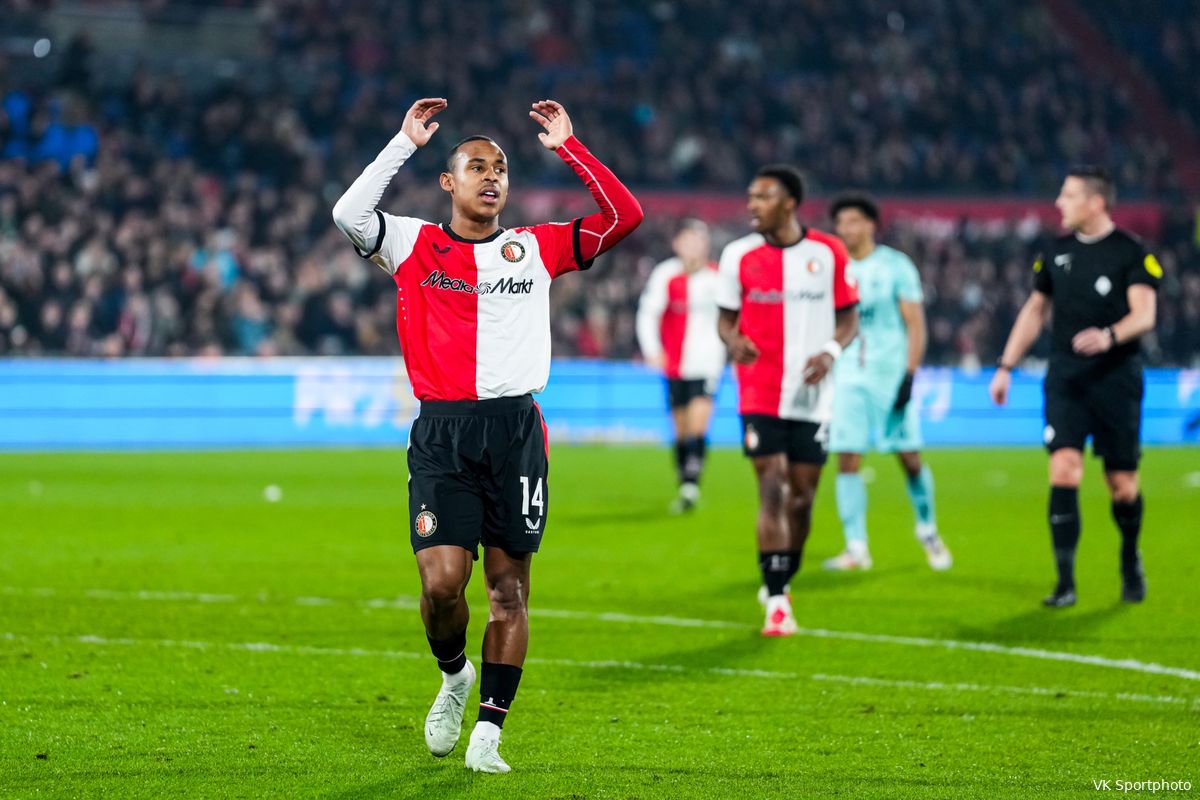 Vermoedelijke opstelling: Blessuregolf dwingt Van Persie tot improviseren