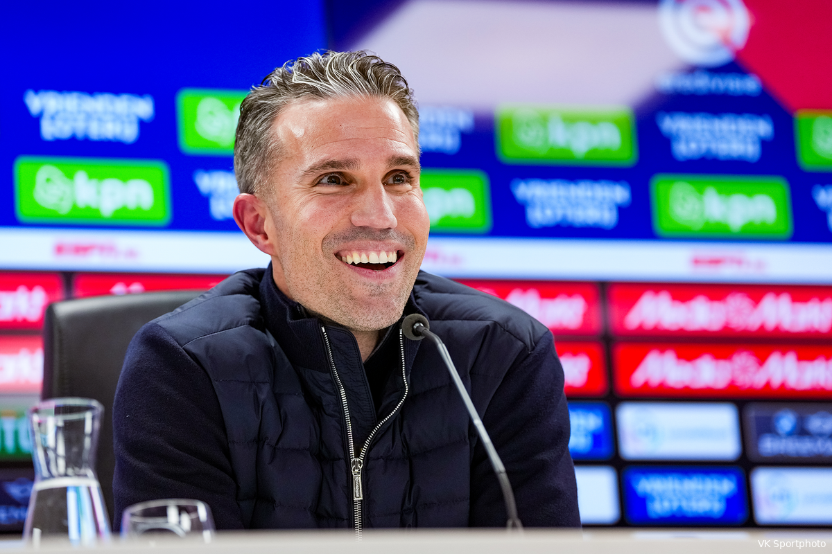 Van Persie blikt vanmiddag vooruit op Champions League-duel tegen Inter