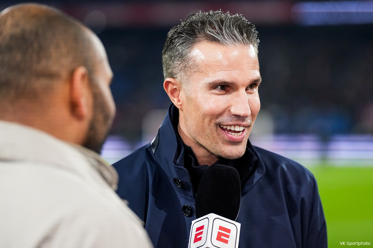 Van Persie toegezongen door Het Legioen: "Dit had ik niet verwacht hoor"