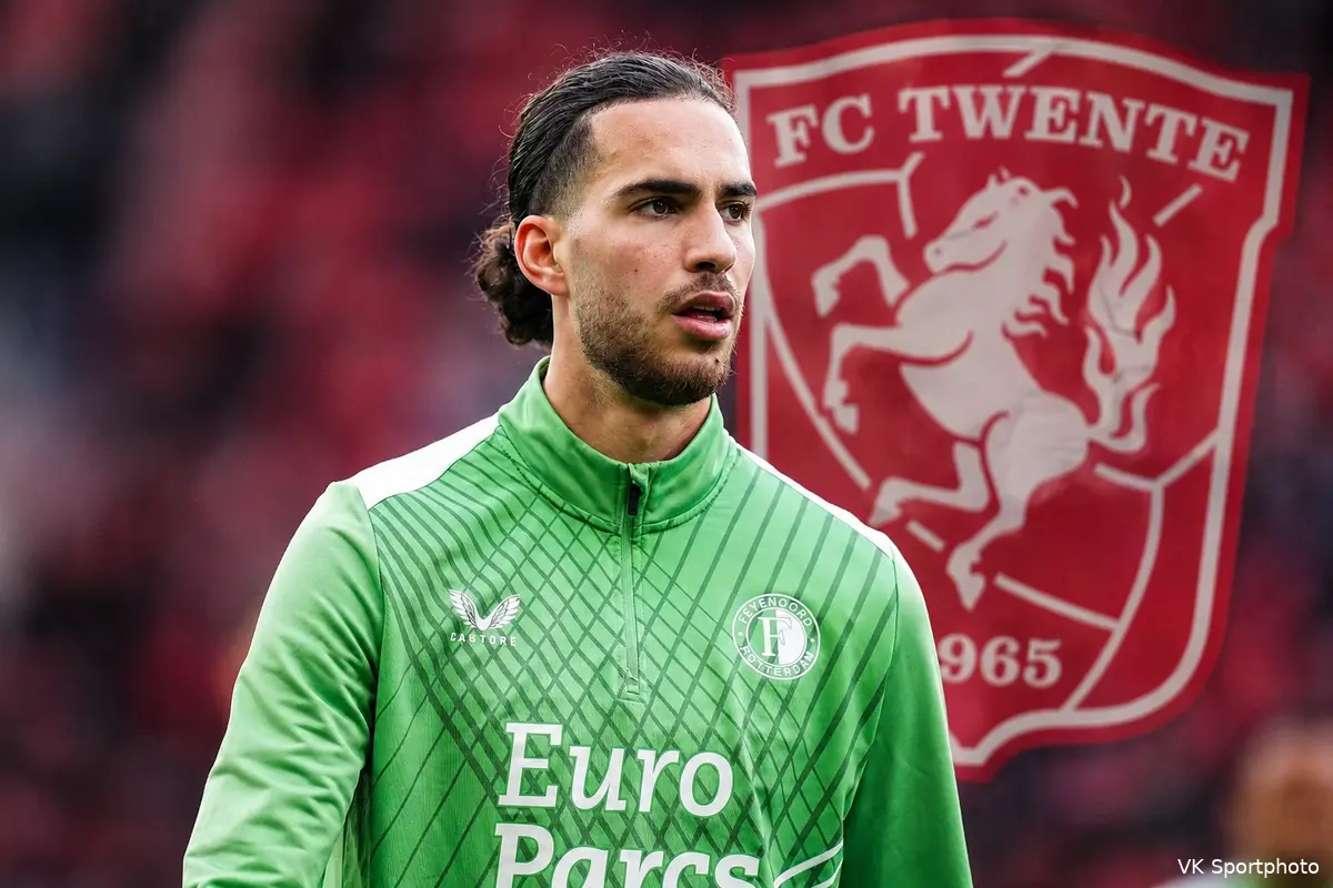 Alt-beschrijving Ramiz Zerrouki tijdens een wedstrijd van Feyenoord in De Kuip