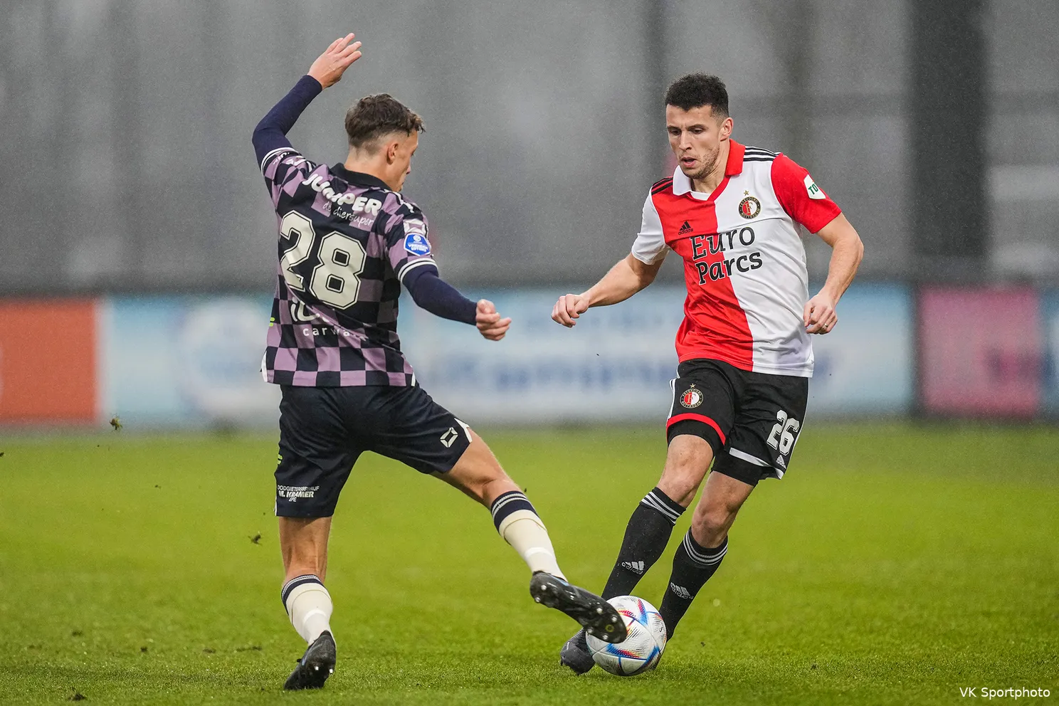 Basisploeg Feyenoord overtuigend langs Go Ahead Eagles
