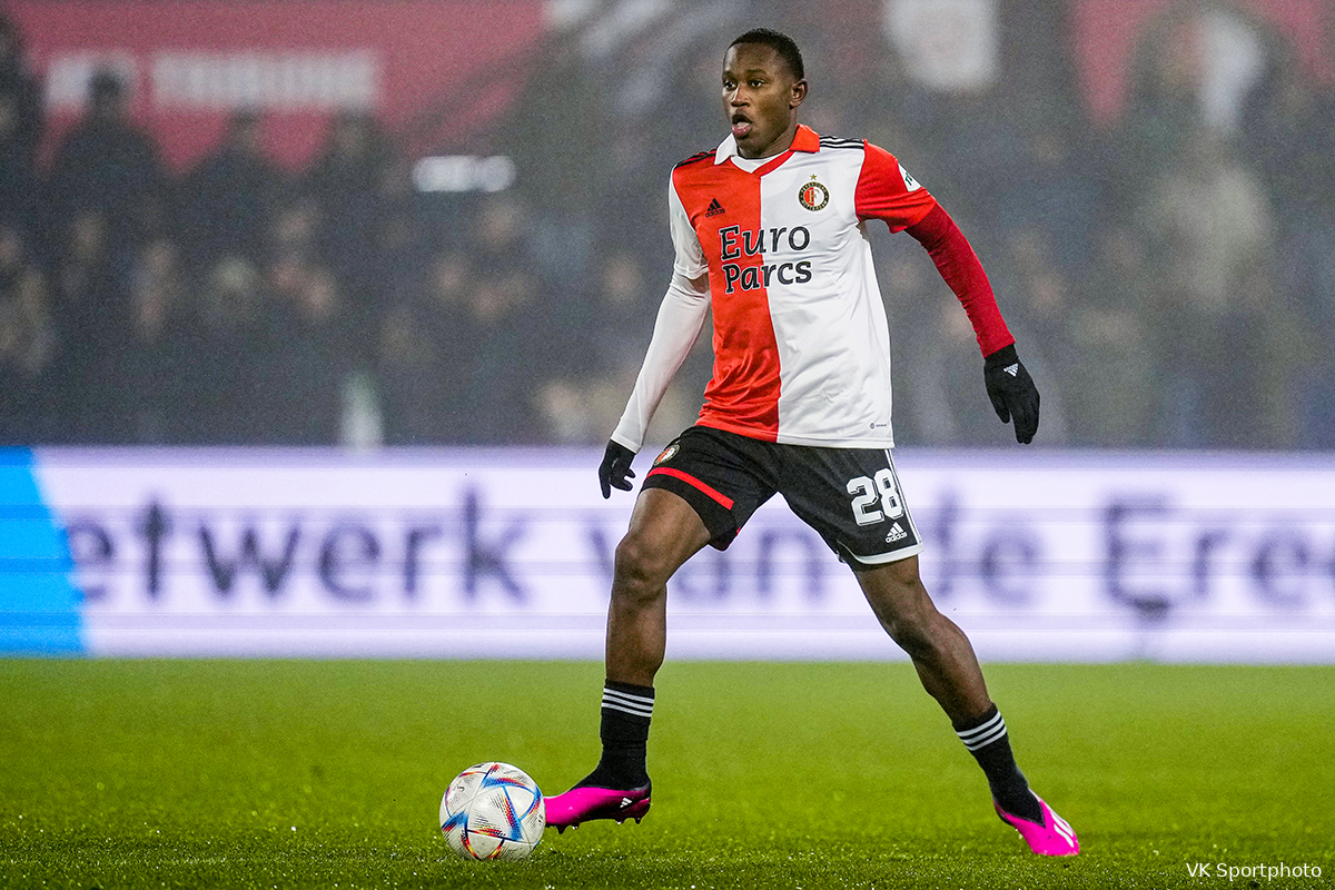 Feyenoord heeft geen problemen met NEC en is weer koploper