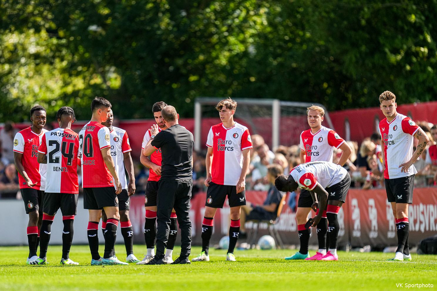 Feyenoord maakt met internationals indruk tegen Club Brugge