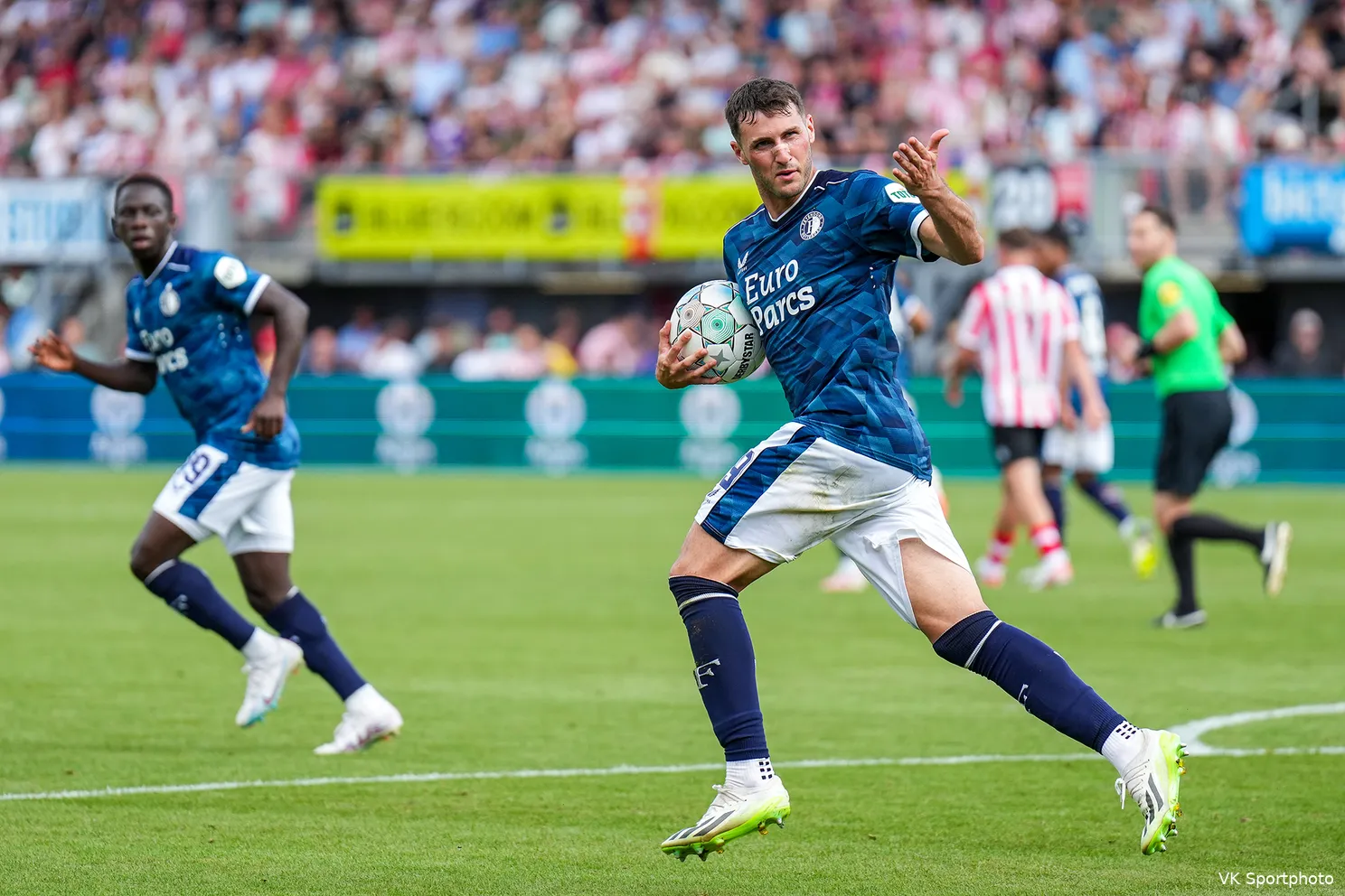 Feyenoord voorkomt in slotfase nederlaag tegen Sparta