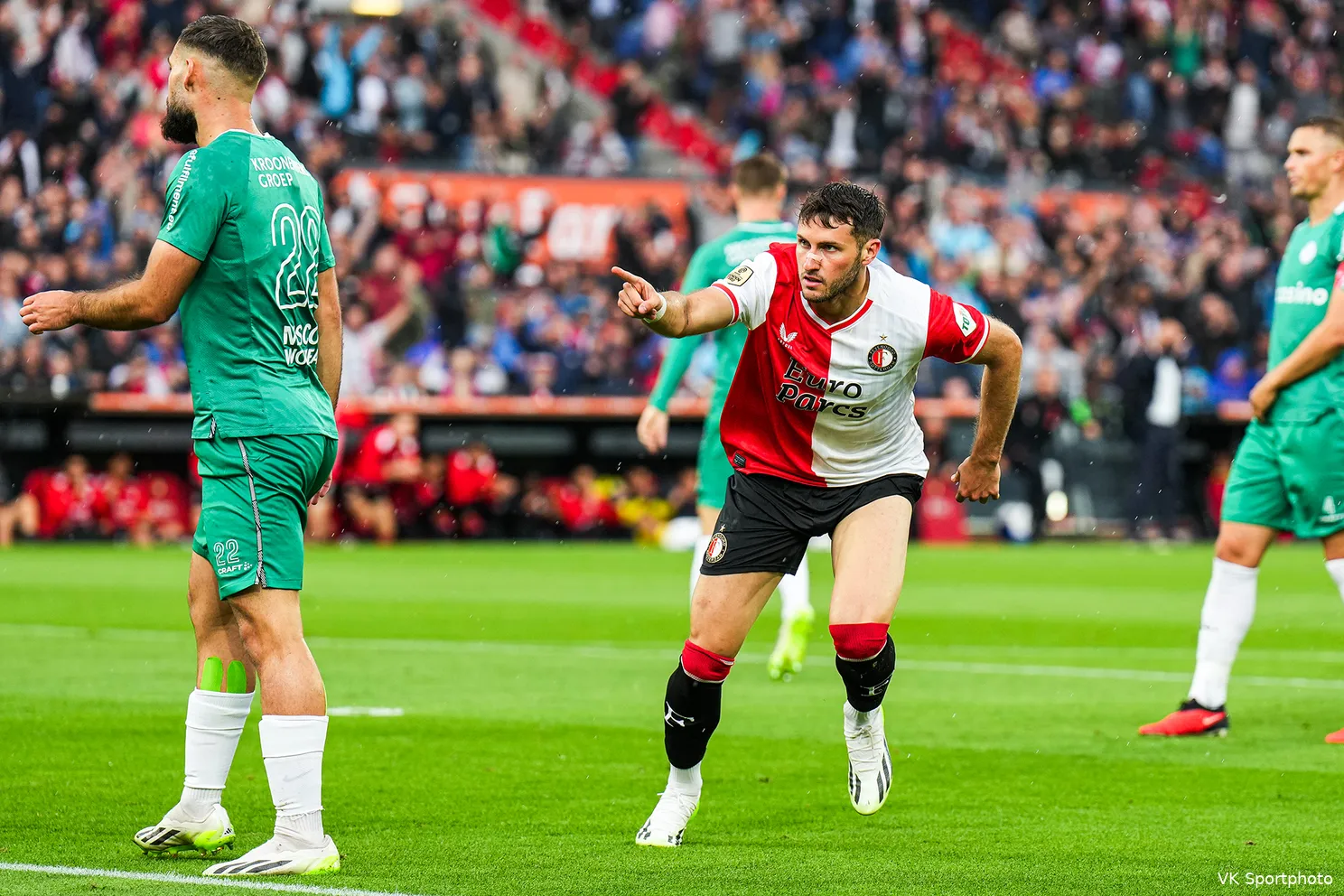 Bliksemstart leidt tot overtuigende zege van Feyenoord