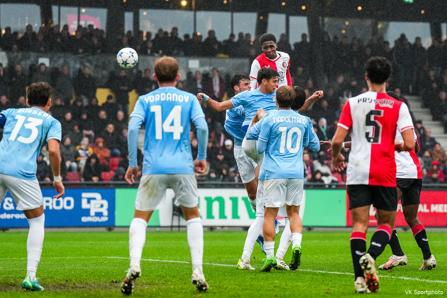 Feyenoord blijft koploper in Youth League na gelijkspel tegen SS Lazio