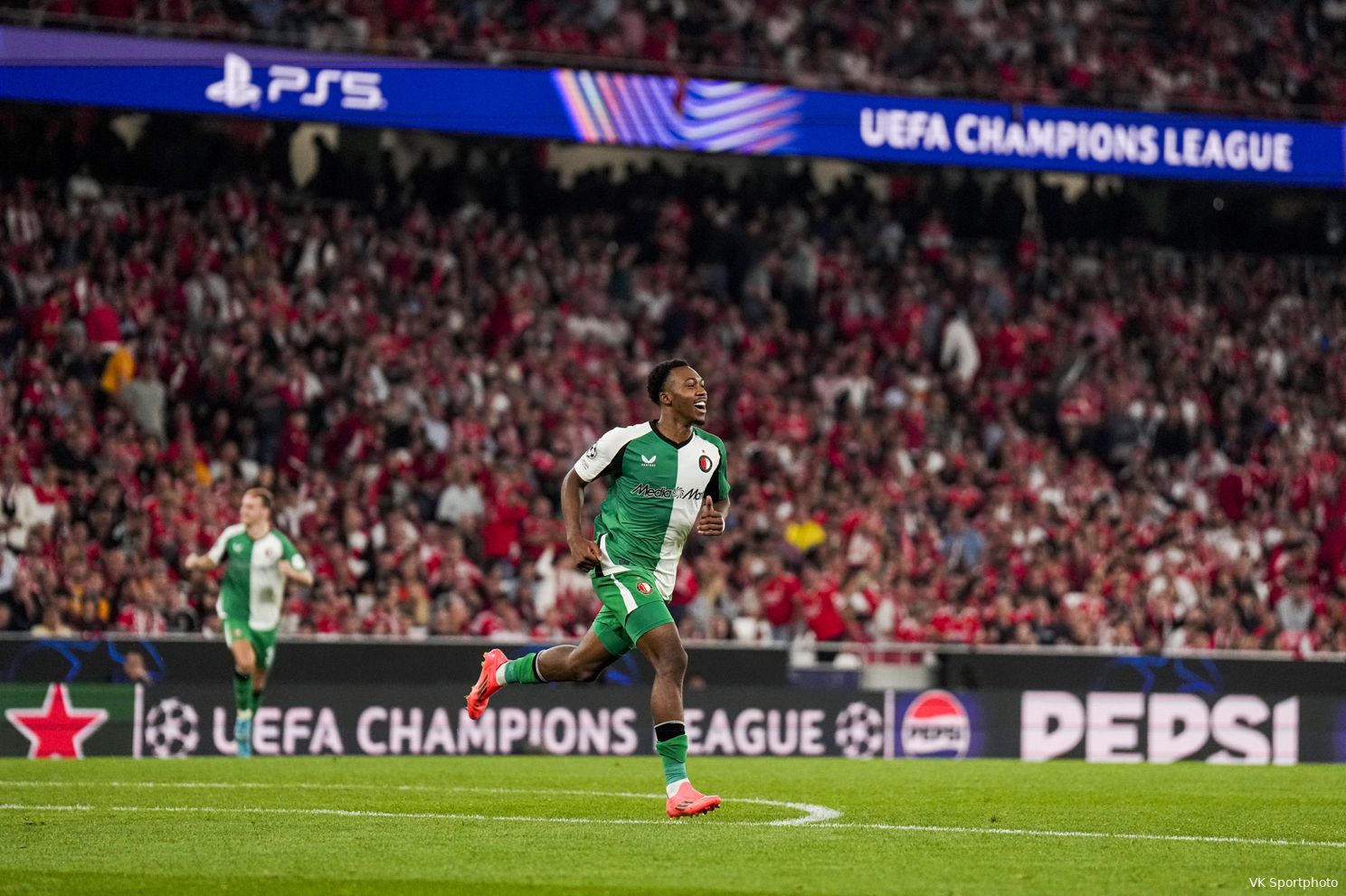 Feyenoord toont klasse en strijdlust met overwinning op SL Benfica