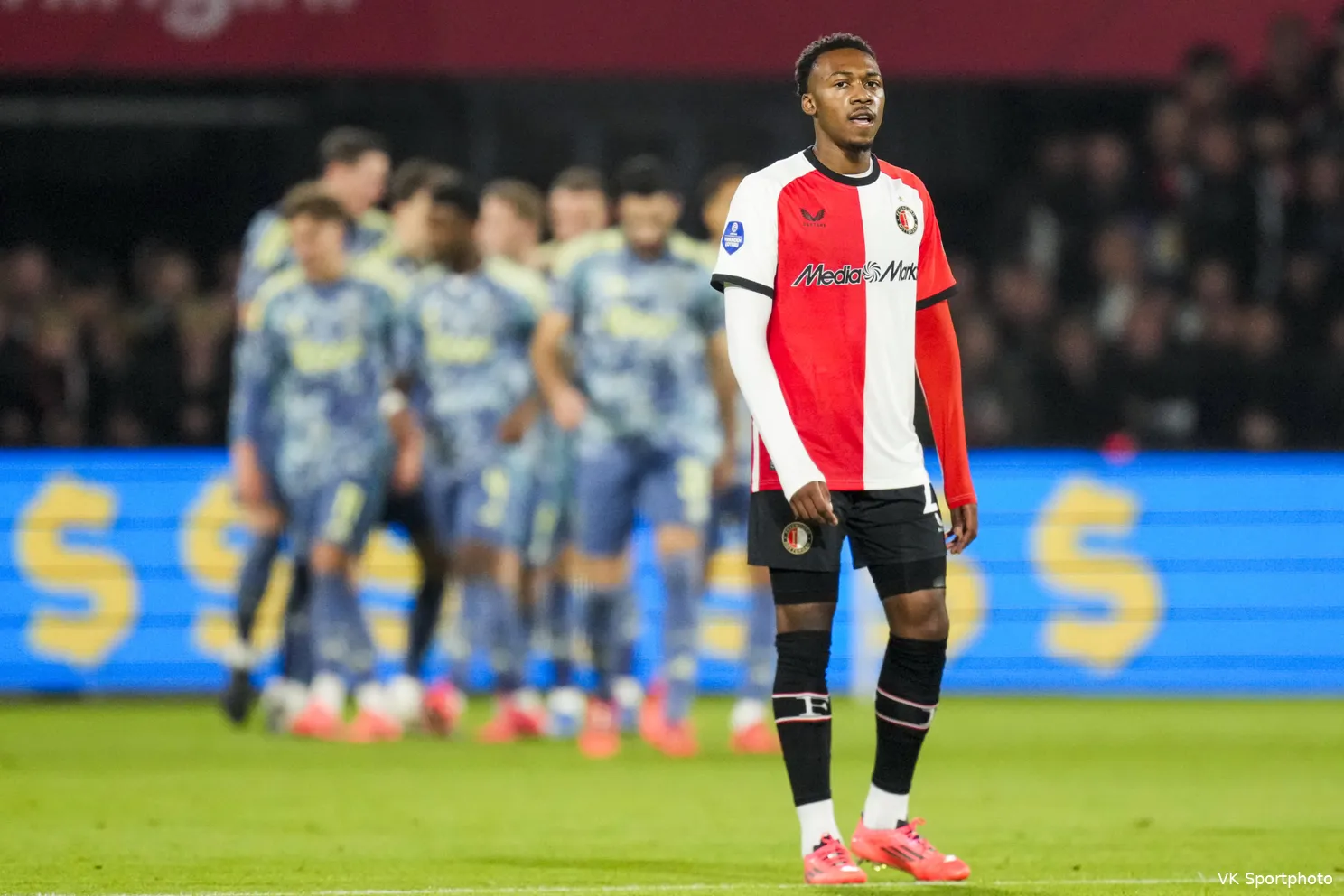 Vertrouwen bij Feyenoord afgestraft met nederlaag in Klassieker