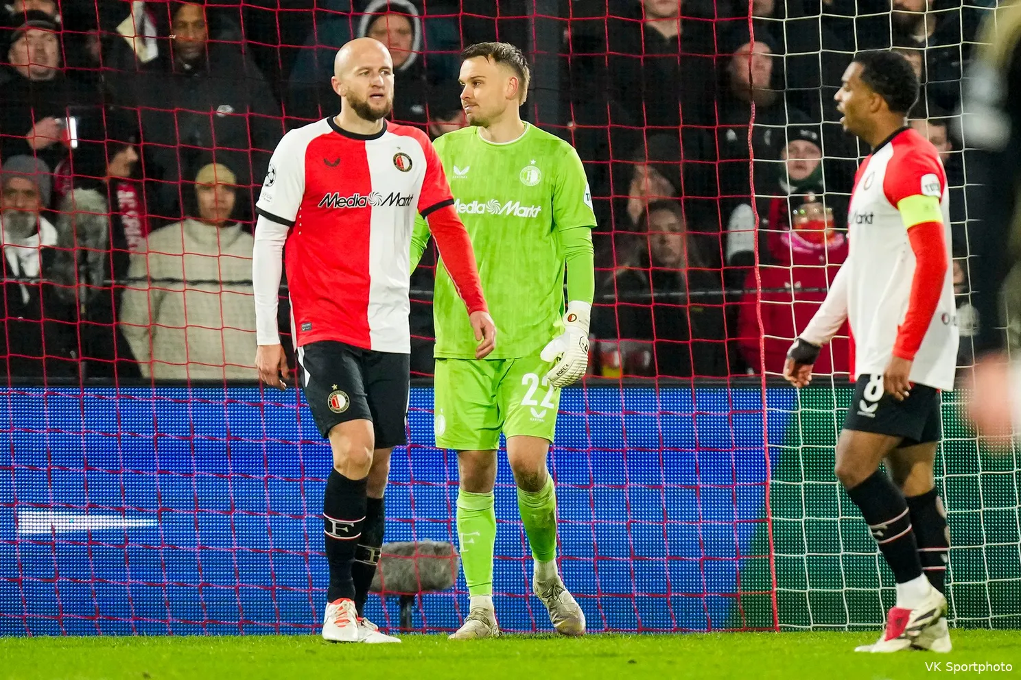 Feyenoord wint na briljante start in De Kuip van Sparta Praag