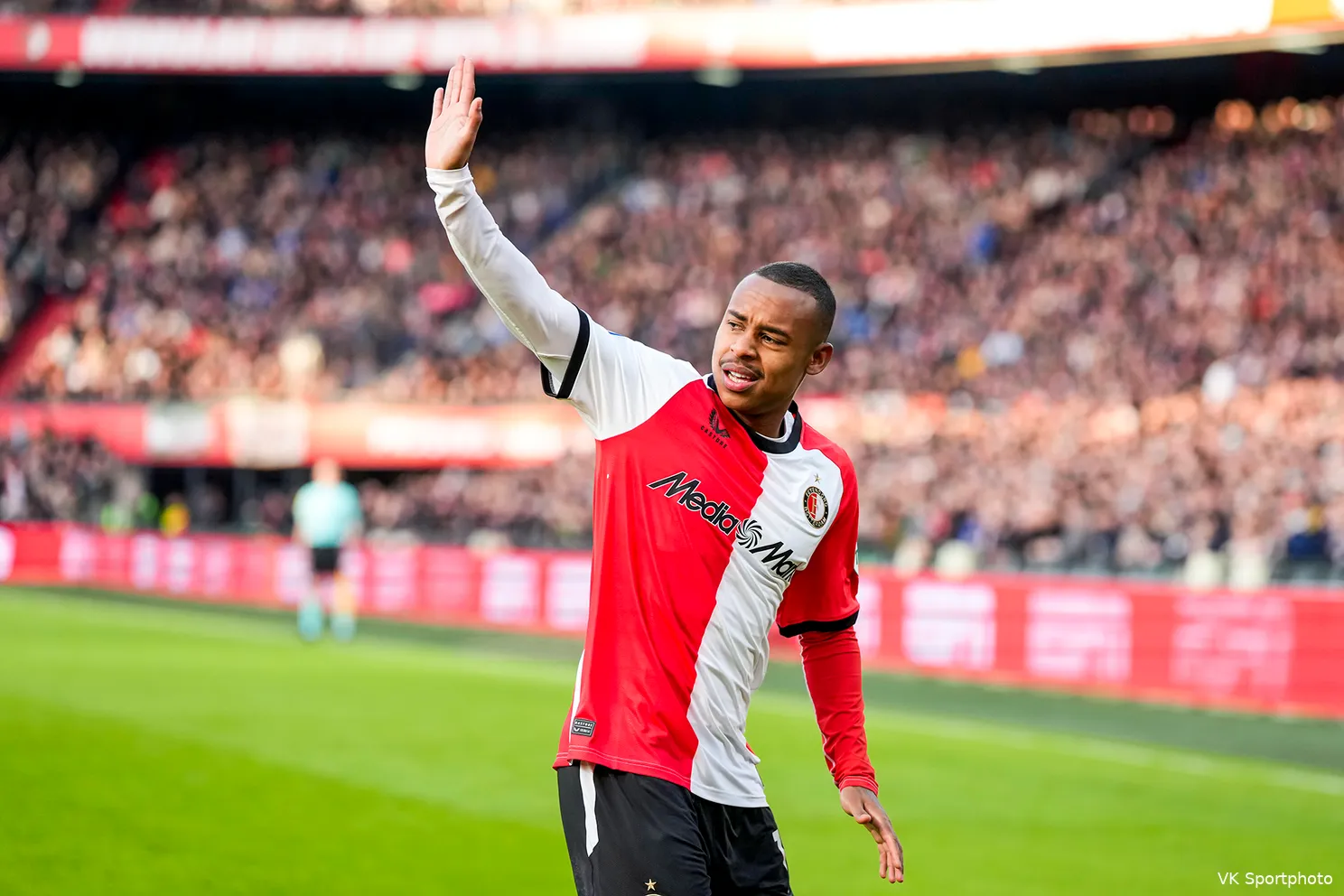 Valse start voor Feyenoord in 2025 na pijnlijke nederlaag tegen FC Utrecht