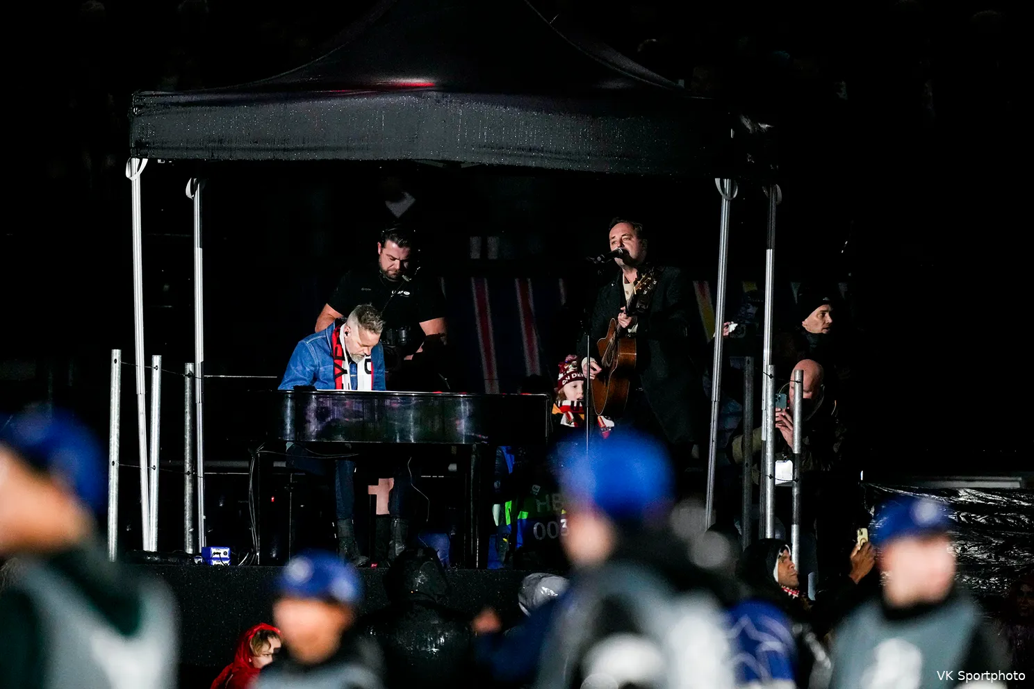 Typerende sfeeractie in De Kuip: 'Nobody said it was easy'