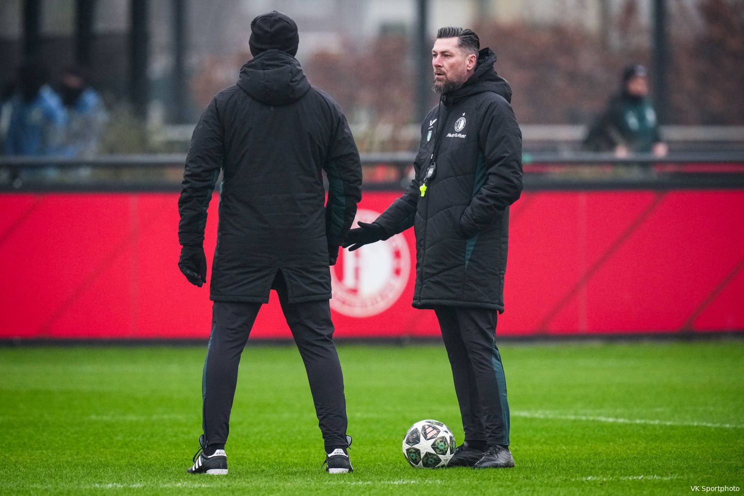 De beelden: Bosschaart bereidt Feyenoord voor op AC Milan; Targhalline traint mee