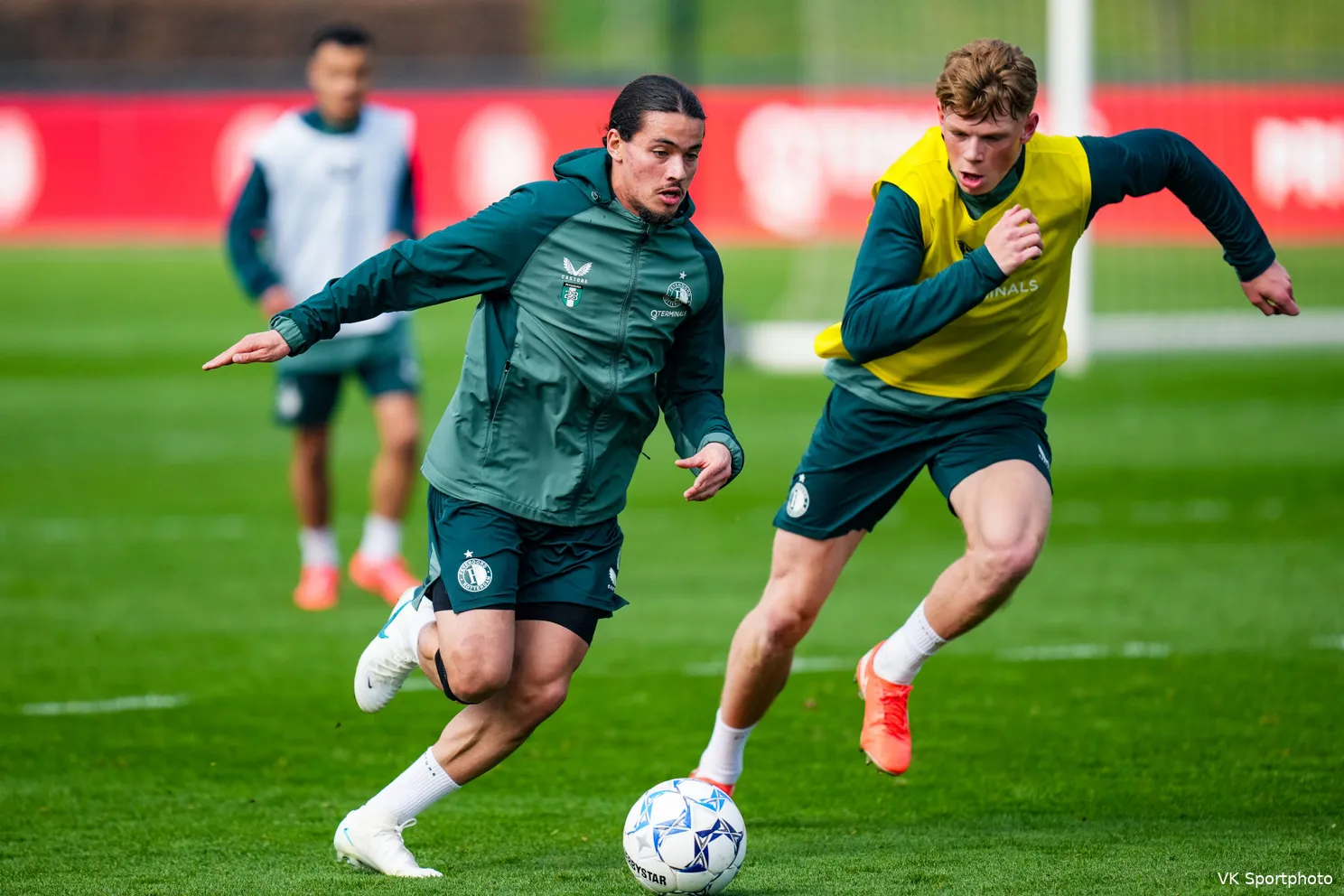 Van Persie ziet selectie steeds fitter worden richting Eredivisie-hervatting