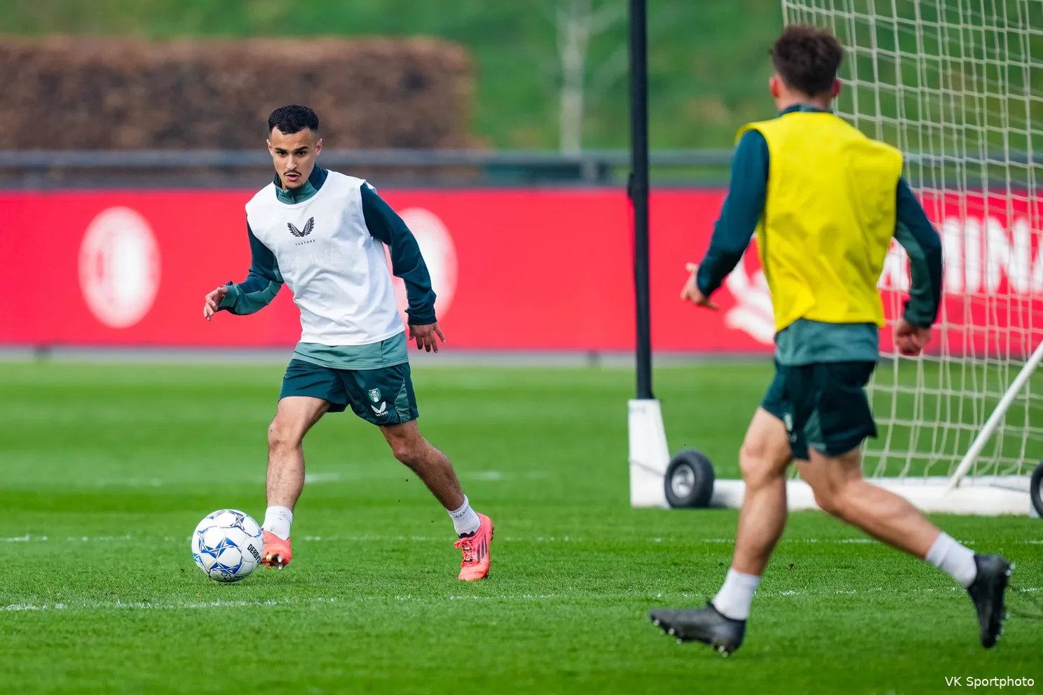 Van Persie ziet selectie steeds fitter worden richting Eredivisie-hervatting