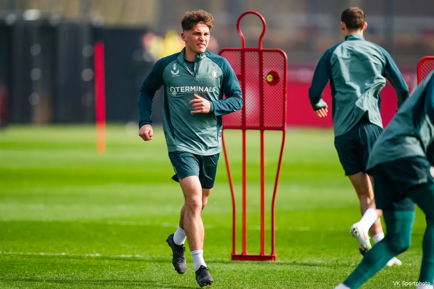 Van Persie ziet selectie steeds fitter worden richting Eredivisie-hervatting