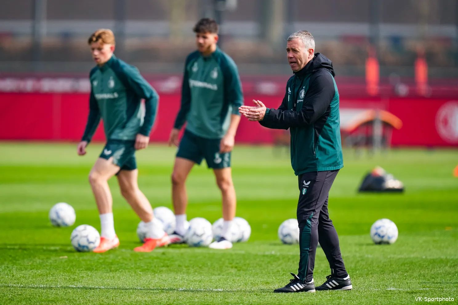 Van Persie ziet selectie steeds fitter worden richting Eredivisie-hervatting