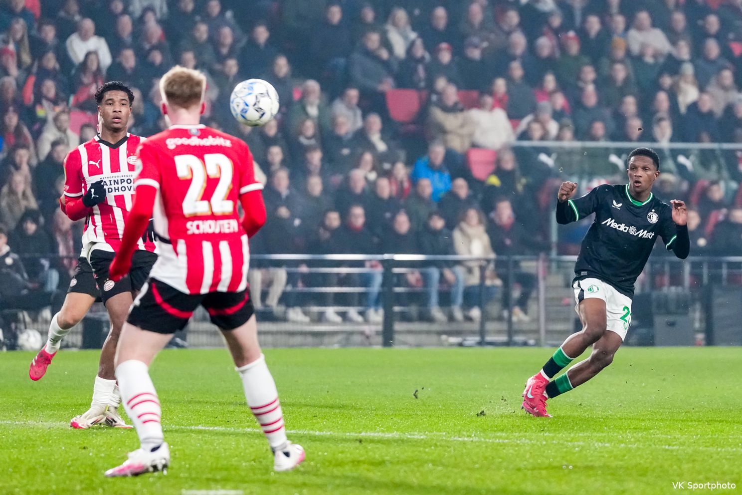 Feyenoord verliest derde wedstrijd op rij en is uitgeschakeld in KNVB ...