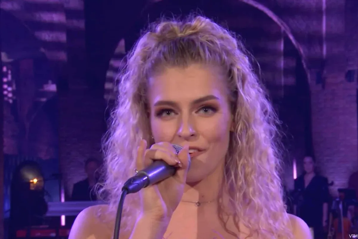 Julia van K3 overladen met kritiek na eerste aflevering van 'Liefde voor Muziek': dit is er aan de hand