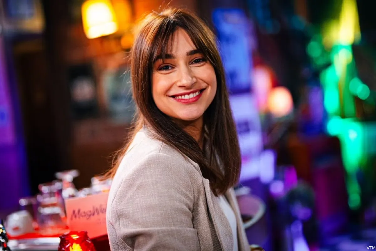 "Guess who's back": Jasmijn Van Hoof laat in primeur eerste beelden van haar comeback als Stefanie in 'Familie' zien