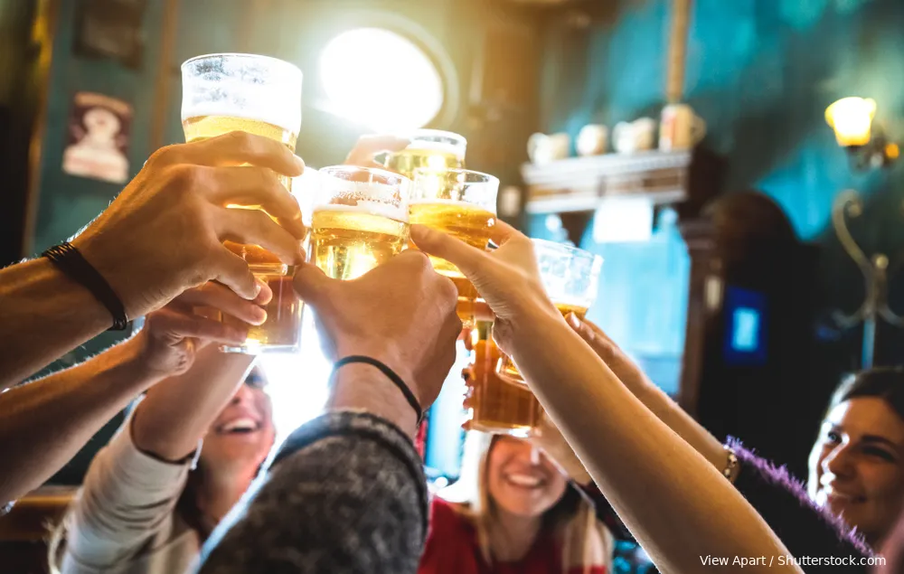 Extreme party-poopers VVN: 'Niet meer drink met mate, maar drink helemaal niet meer'