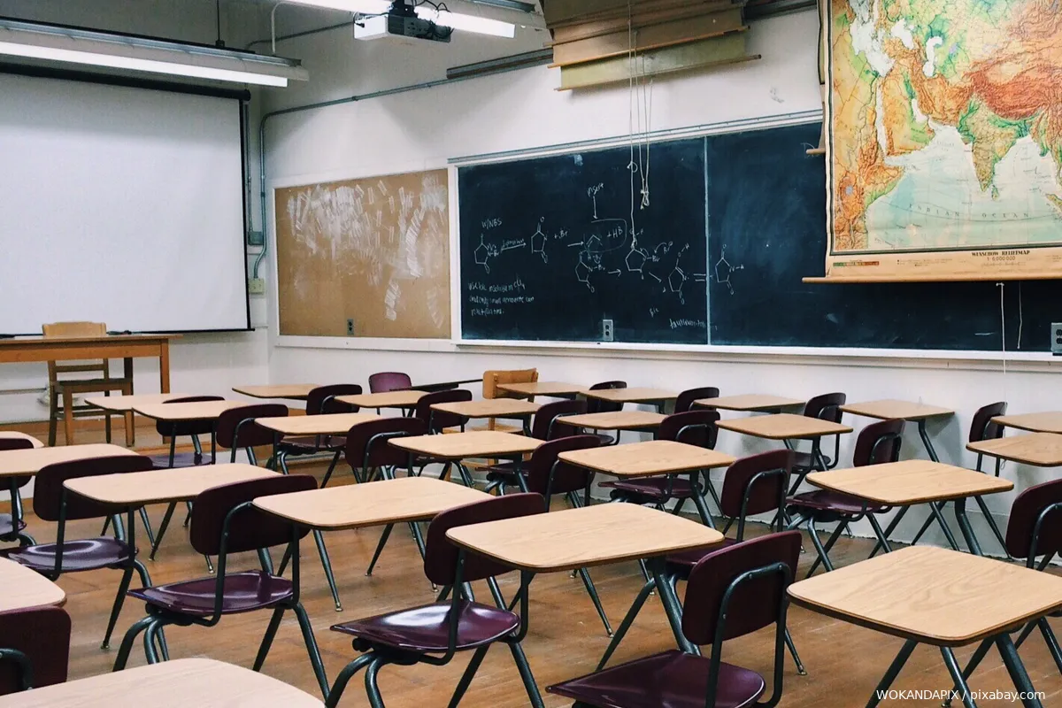 Belgian geography teacher fired for over teaching climate-related topics
