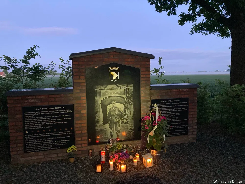 Monument Schoonderlogt verlicht