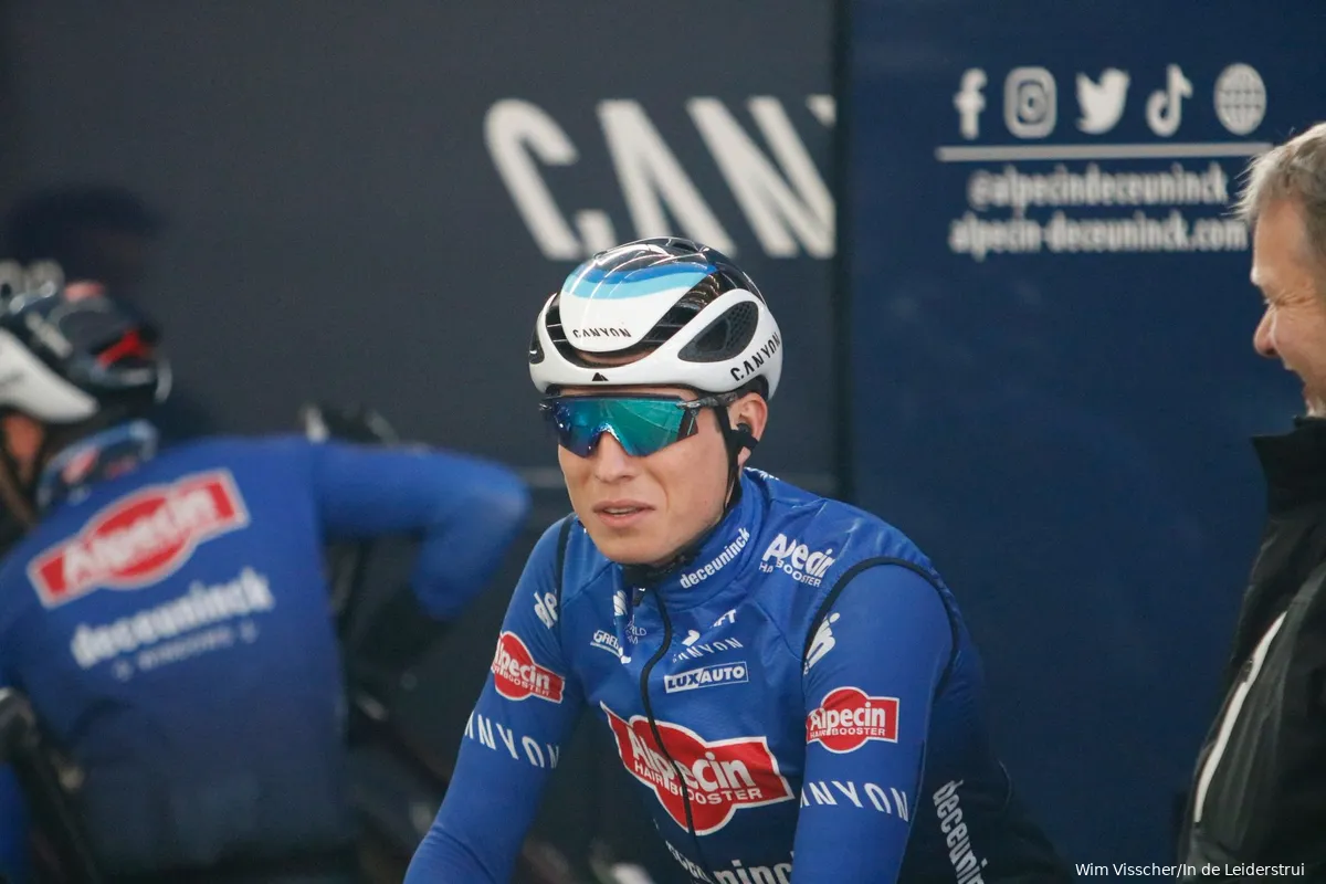 Philipsen bekroont machtige lead-out Van der Poel met zege in Tirreno-Adriatico, coup Jumbo-Visma blijft zonder succes