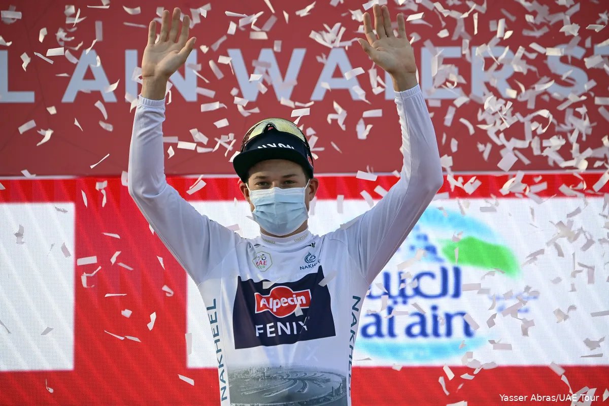 Philipsen duidelijk maatje te groot in sprintveld UAE Tour: 'Winnen wordt nooit saai'