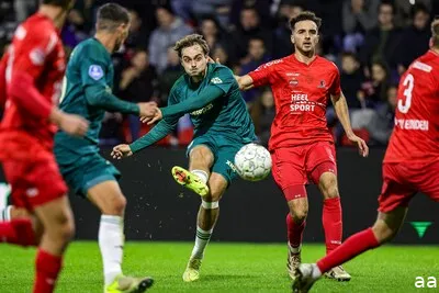 helmond 28 10 2025 gs staalwerken stadion season 2025 2026 dutch knvb beker football match between helmond sport and pec zwolle picture shows pec zwolle player kaj de rooij