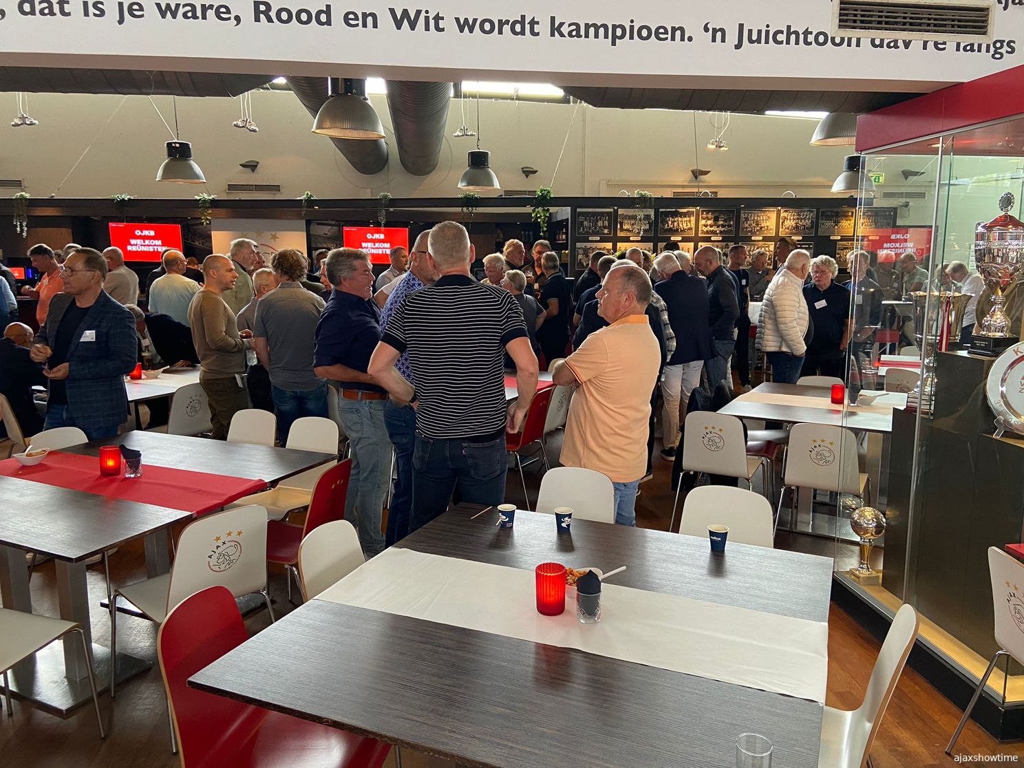 Ajax-reünisten beleven ondanks blamage Ajax prachtige zondag