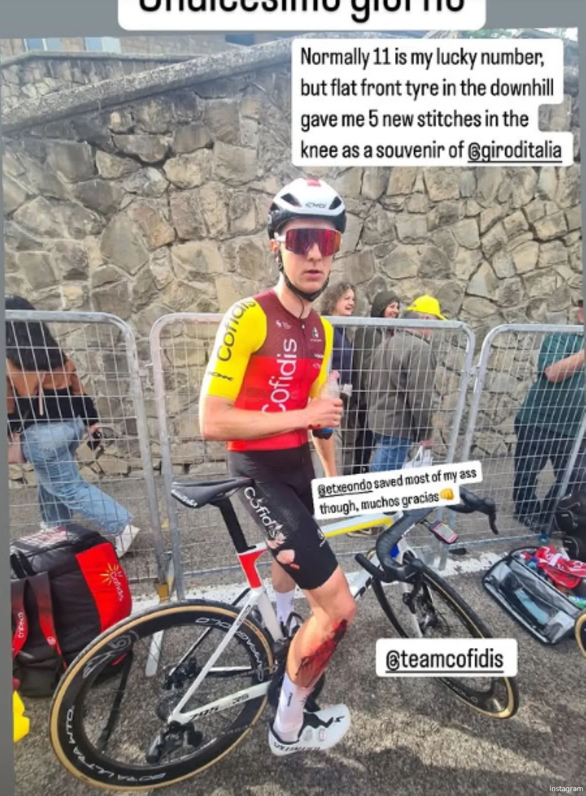 Ondertussen in het peloton | Ronde van Zwitserland-peloton bij onthulling Gino Mäder-monument