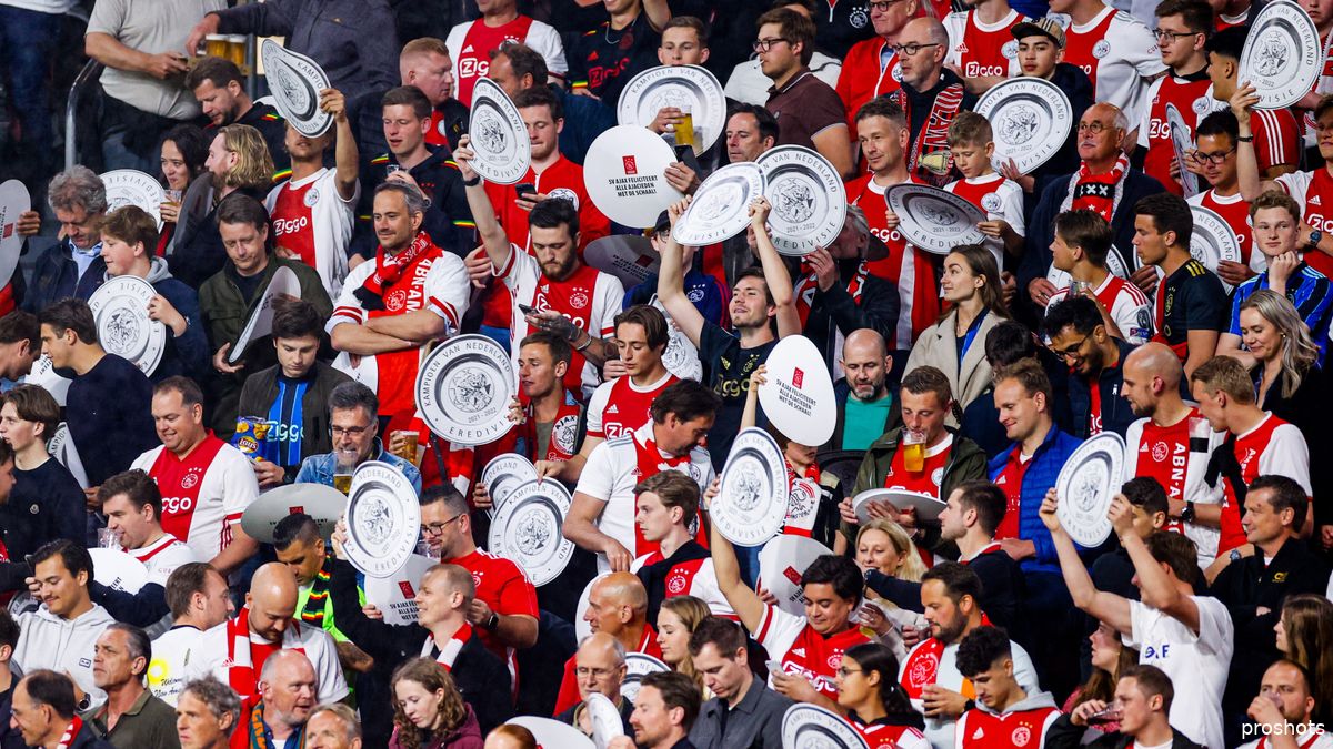 https%3A%2F%2Fs3-newsifier.ams3.digitaloceanspaces.com%2Fwww.ajaxshowtime.com%2Fimages%2F2022-05%2Fajax-heerenveen-johan-cruijf-arena-fans-627e5ae5ae991.jpg
