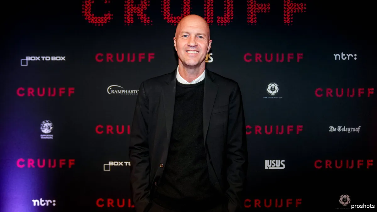 Why Total Football is Only for Top Clubs: Cruijff on Elite Tactics and Peter Bosz