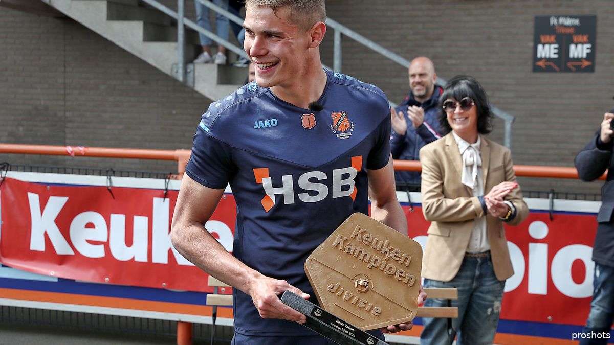 Verweij 'Ajax zit wat betreft Van de Ven te slapen' Verweij 'Ajax zit wat betreft Van de Ven te slapen'