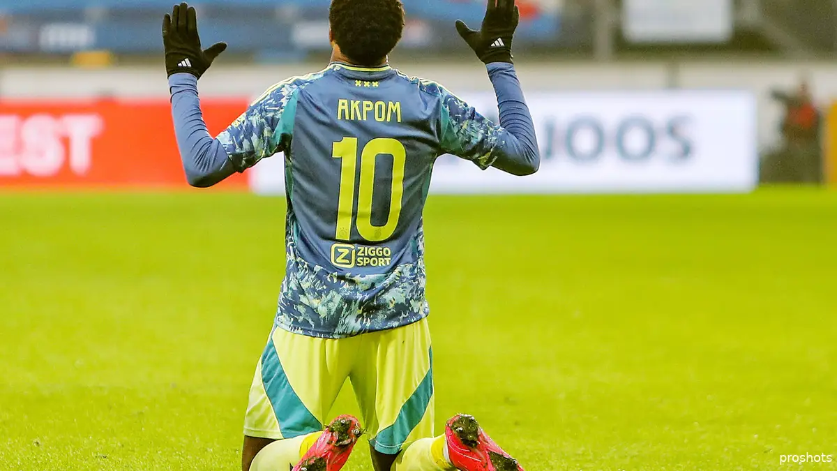 'Akpom haalt zijn neus op voor belangstelling van Sunderland'