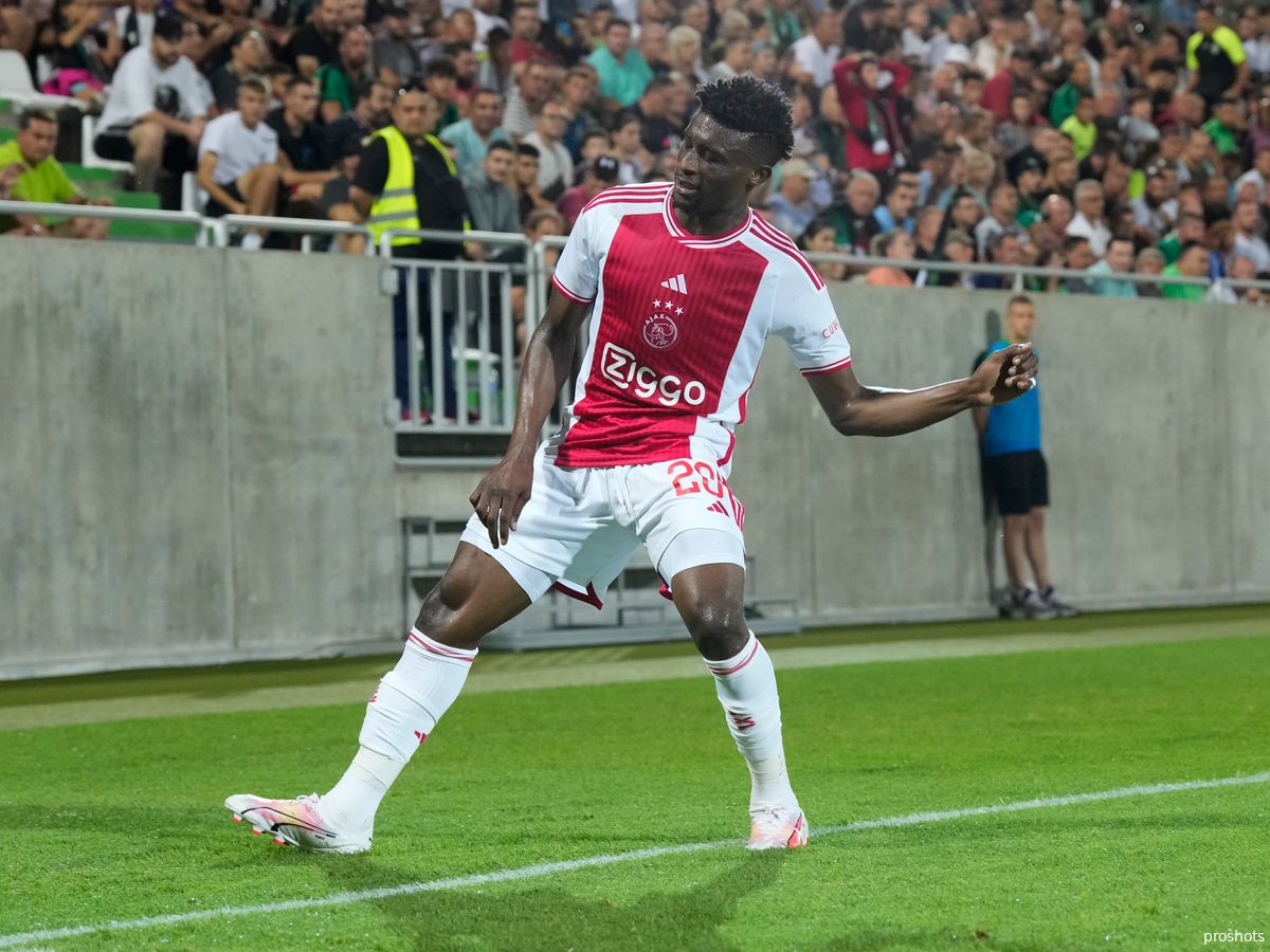 Transfer Van der Wiel (Ajax) naar PSG officieel rond