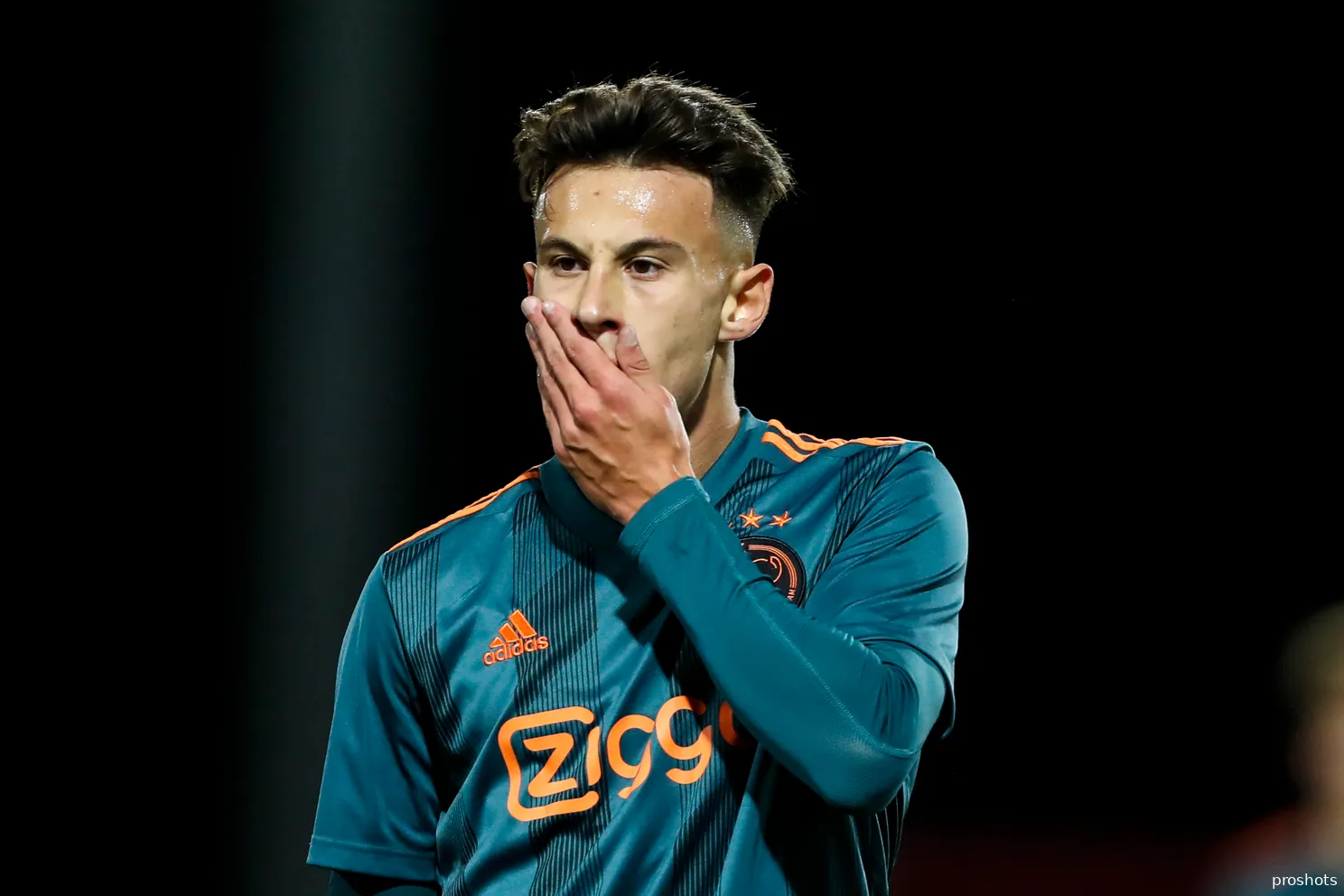 nicolas kuhn ajax