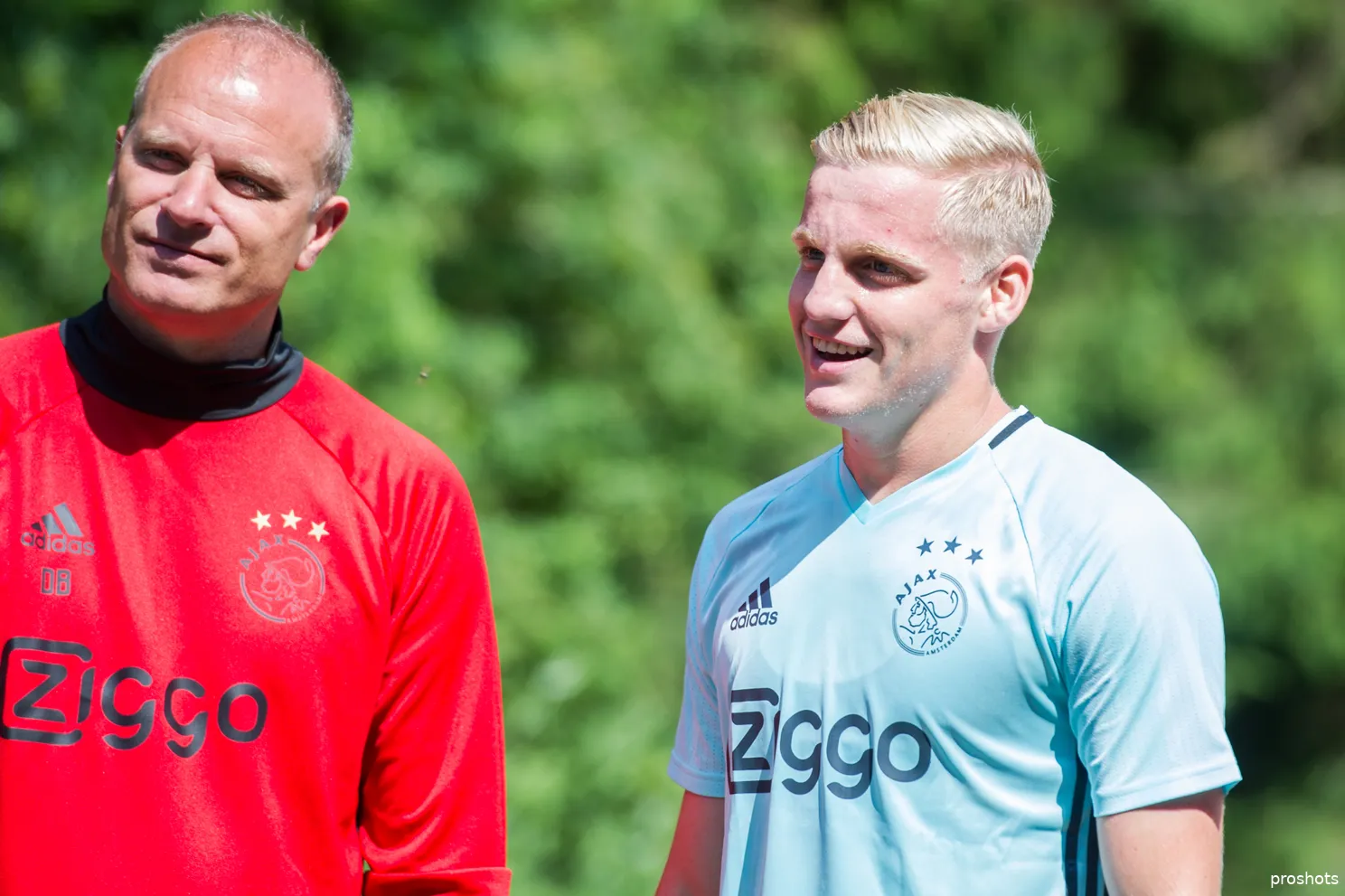 dennis bergkamp donny van de beek ajax
