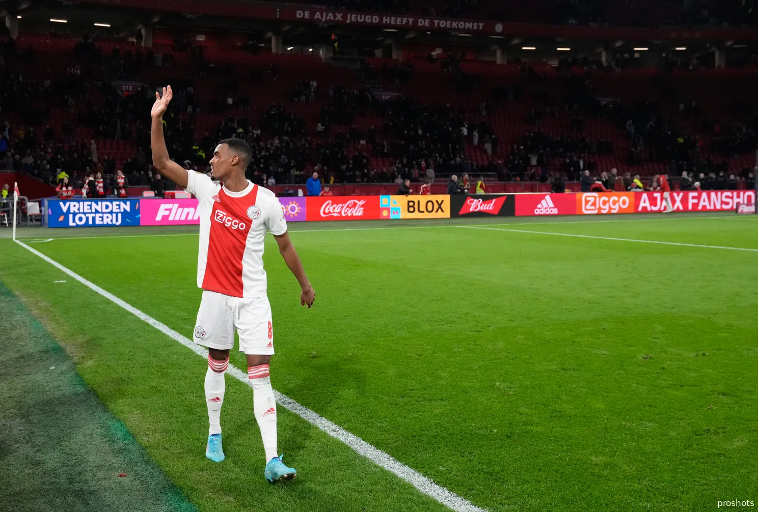 Rondom Ajax: De Jong kan lachen om vergelijking met Regeer: 'Hij heeft goed afgekeken bij mij haha'