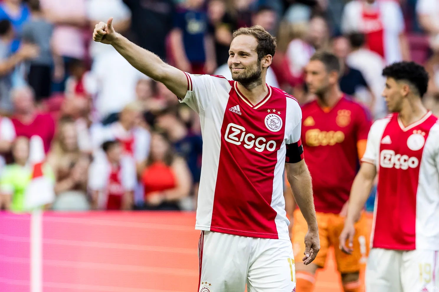 Geruchtenmolen: 'Ajax is Moro niet vergeten, maar kent wel concurrentie'