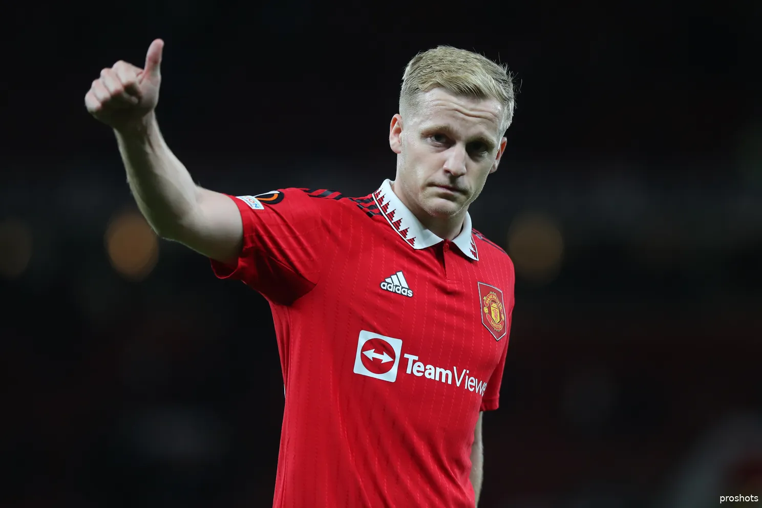 donny van de beek manchester united