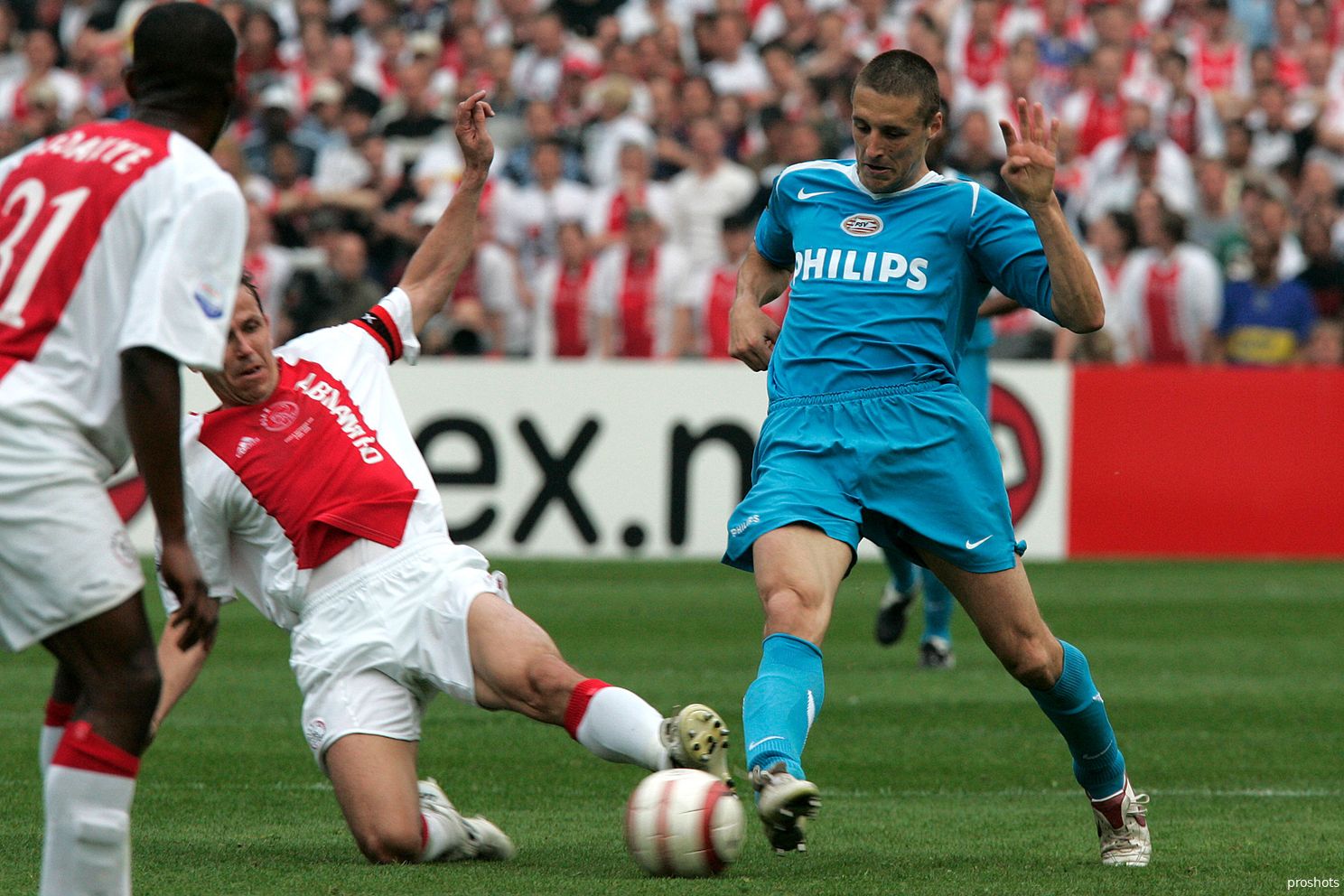 Galasek baalt van zijn rode kaart in de bekerfinale tegen PSV: ‘Ik wilde op een hele mooie manier afscheid nemen van Ajax, maar dat is door die rode kaart niet helemaal gelukt