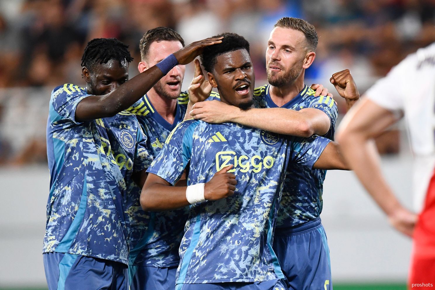 bertrand traore ajax europa league