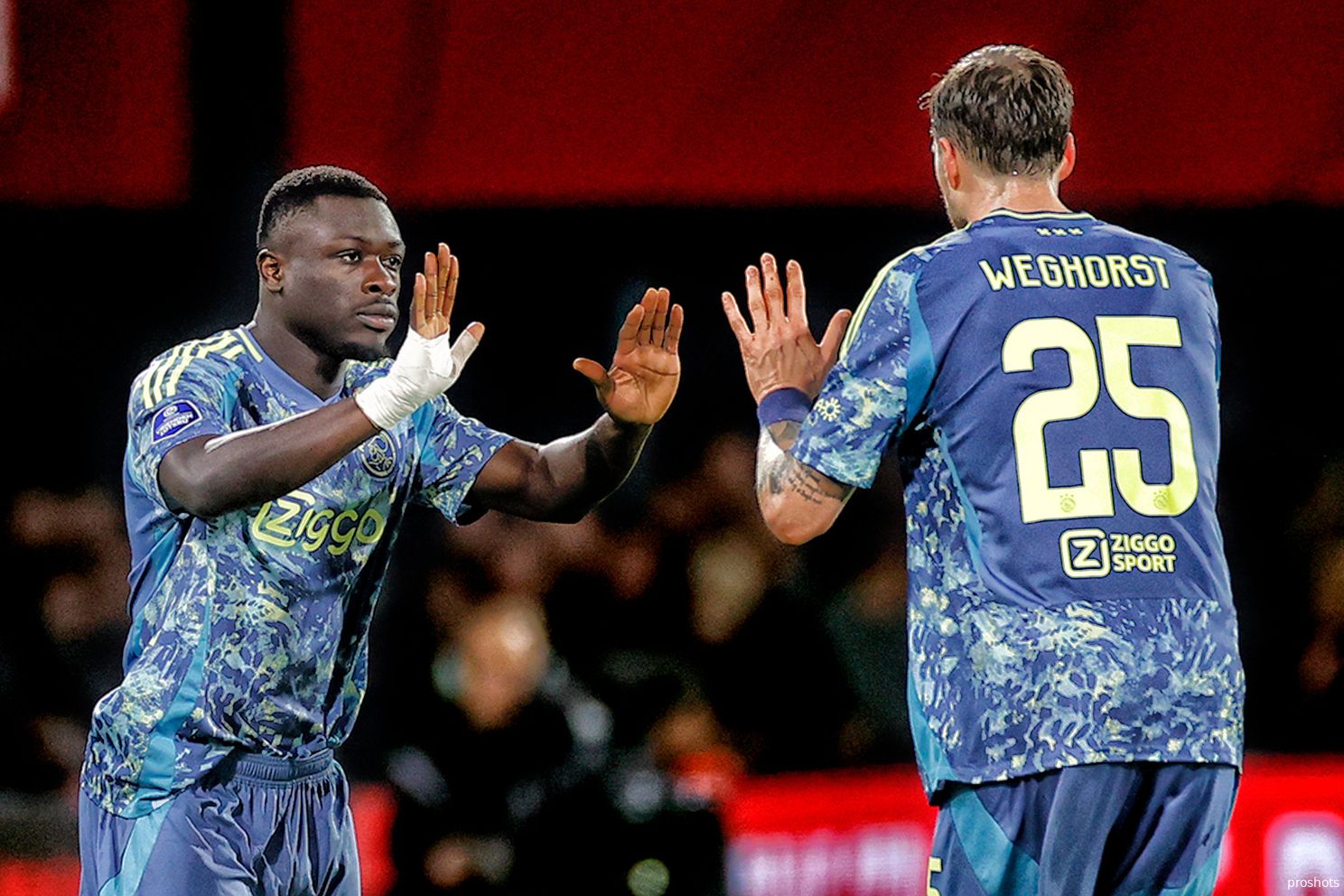 brian brobbey wout weghorst ajax